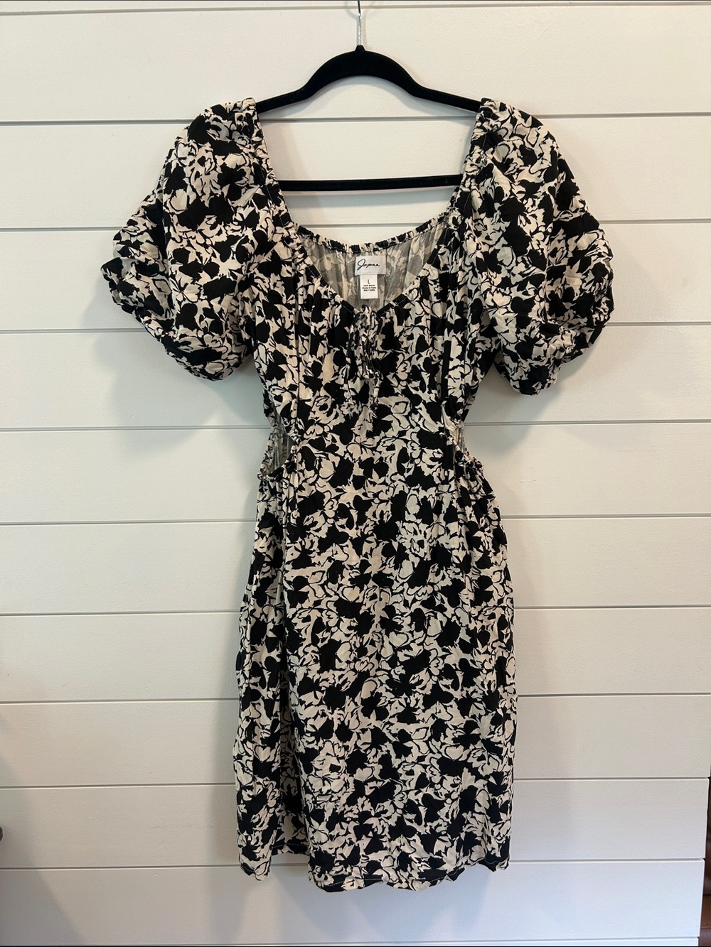 Japna Black & Cream Floral Puff Sleeve Mini Dress